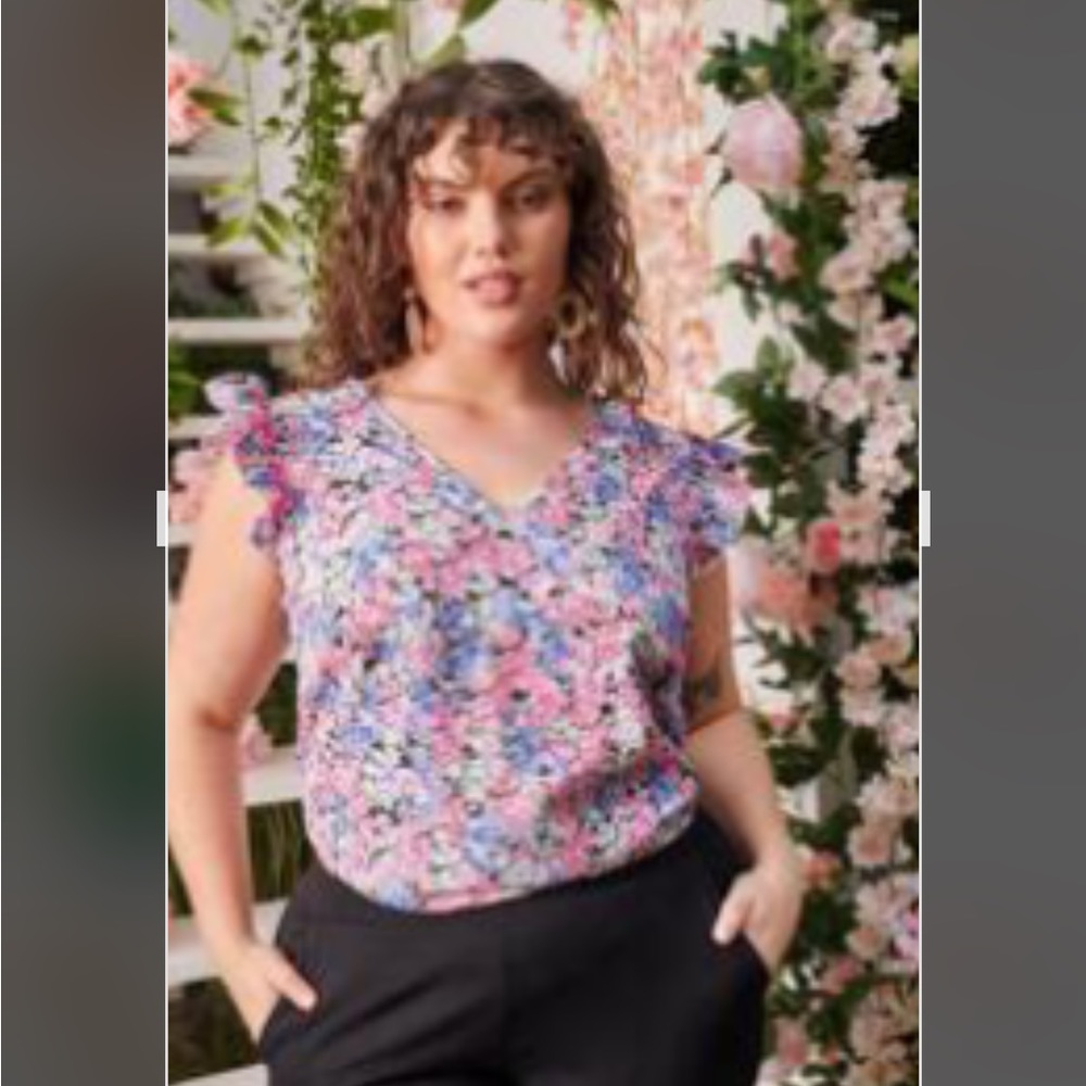 NWOT plus 1x floral v neck SOLDDDflutter sleeve blouse pink purple